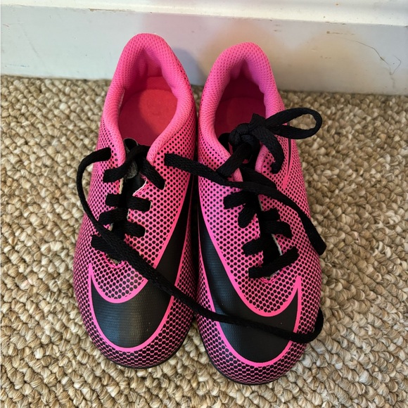 Girls cleats - Picture 3 of 5